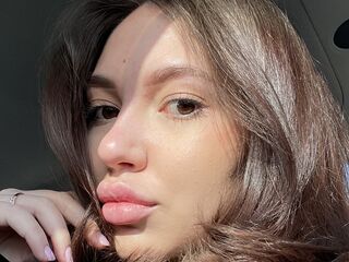 camgirl masturbating with vibrator MiaMeris