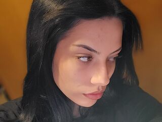 cam girl camsex MonicaWow