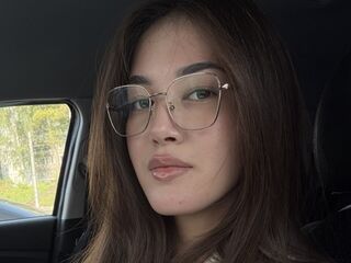 beautiful webcamgirl NikiMyles