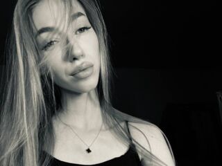 naughty camgirl NikkiTenerovich