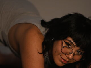 hot web cam show NoemieBlanche