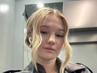 hot cam girl masturbating with sextoy PortiaFukushima