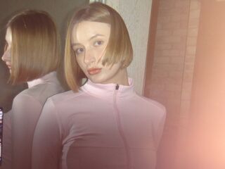 naked webcamgirl RosinaHeverley