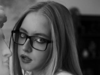 kinky video chat performer SheliaEdwards