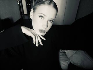 naked cam girl photo SherieMcwayne