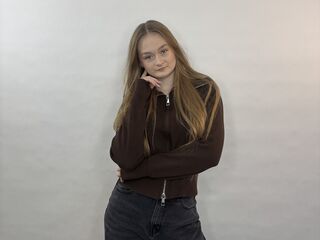 webcam babe chatroom SigneKeatley