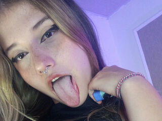 topless camgirl SofiiaVance