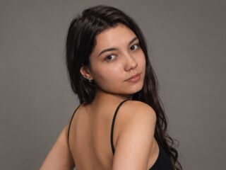 nude webcamgirl pic SophieShark