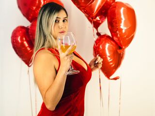 camgirl showing tits TamyRousee