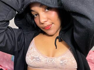 camgirl masturbating with dildo TatianaFiree