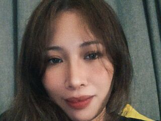 naughty camgirl masturbating with vibrator ThylaMax