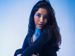 chat room live show TrinityNova