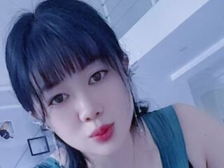 nude webcamgirl YueXiaoyue